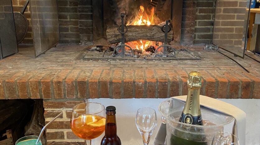 Moment de détente au coin du feu