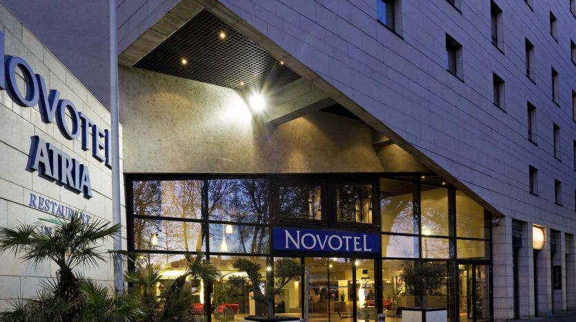 novotel nimes facade