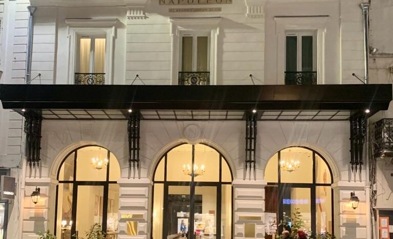 Hotel Napoléon Fontainebleau devanture