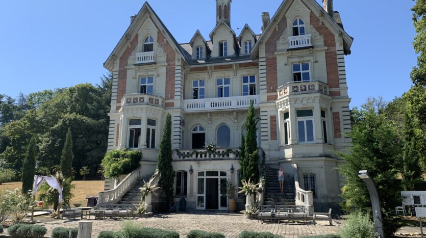 Slow Village Château des Forges facade