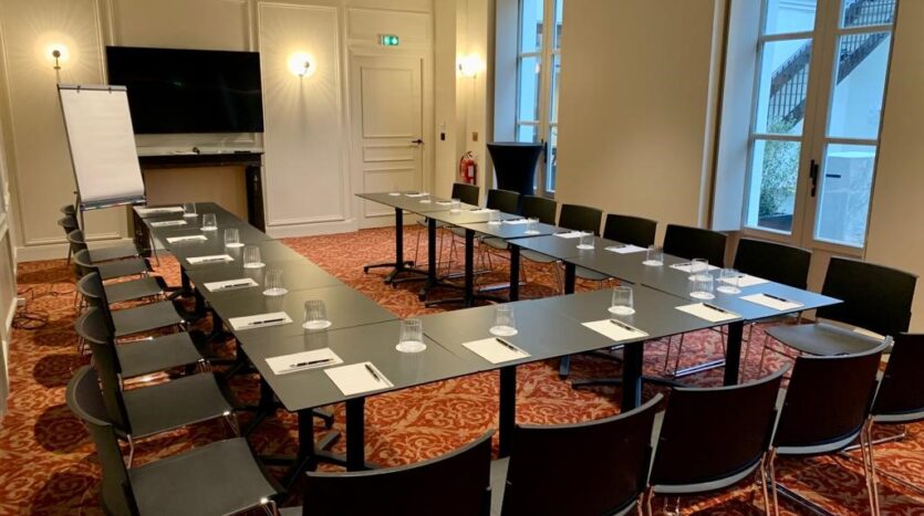 Hotel Napoléon Fontainebleau salon empreinte