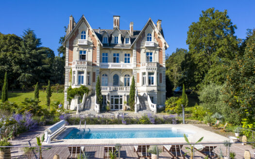 Slow Village Château des Forges facade