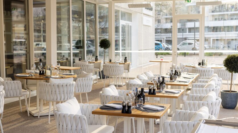 Hotel Indigo restaurant pergola cucina victoria