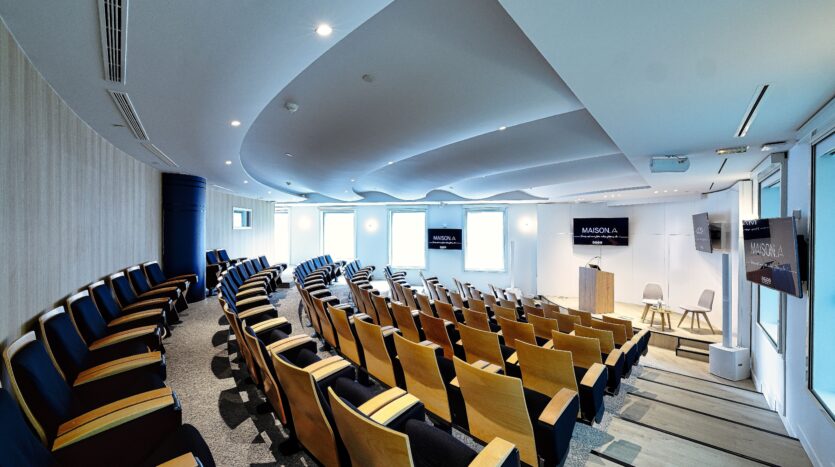 Business Center Tour Egée