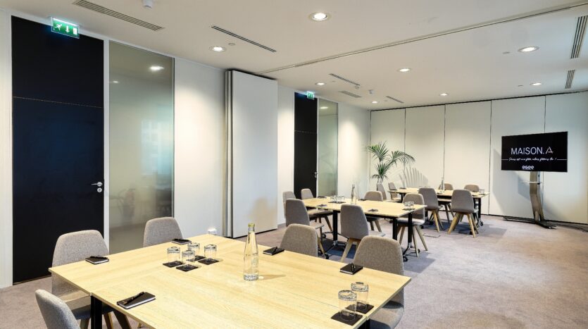 Business Center Tour Egée