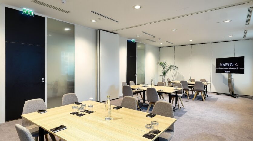 Business Center Tour Egée