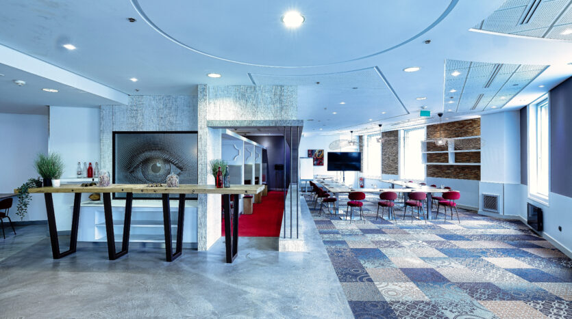 Business Center Tour Egée