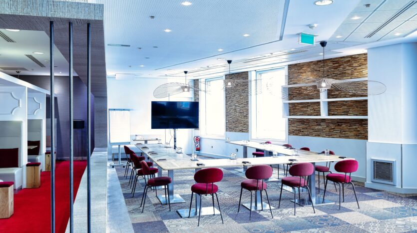 Business Center Tour Egée